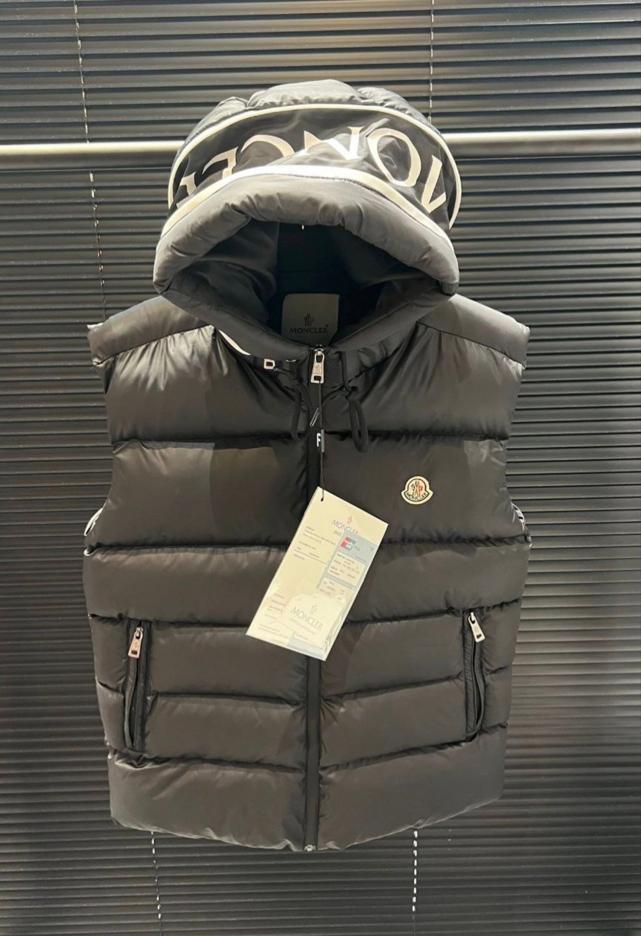 Smanicato Moncler Nero