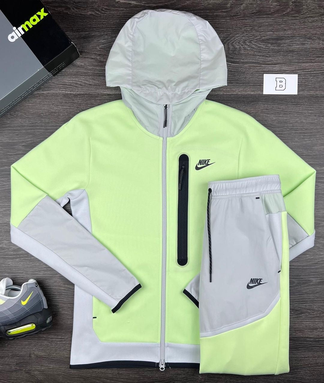 Nike Tech Fleece