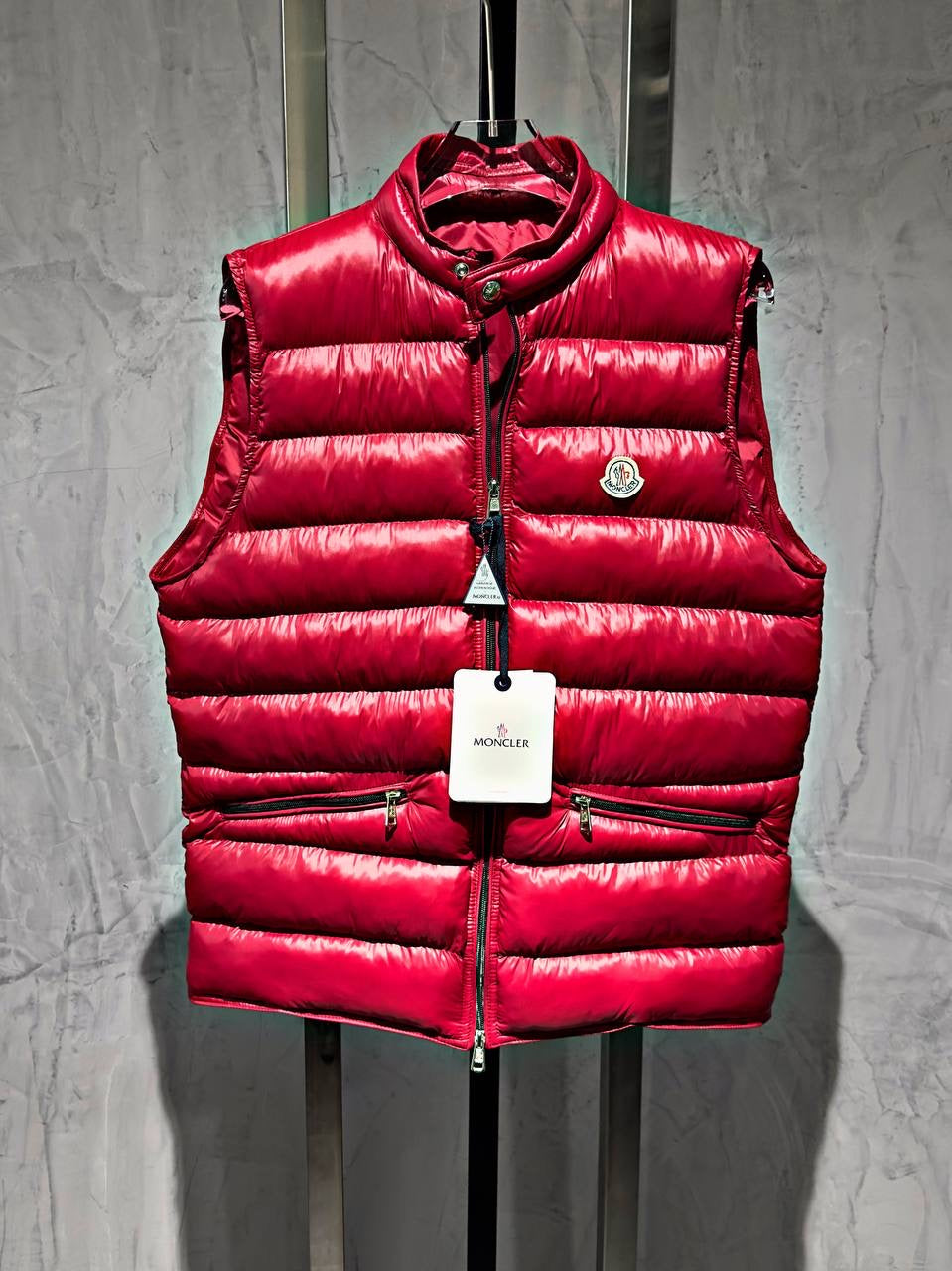 Smanicato Moncler Red Edition