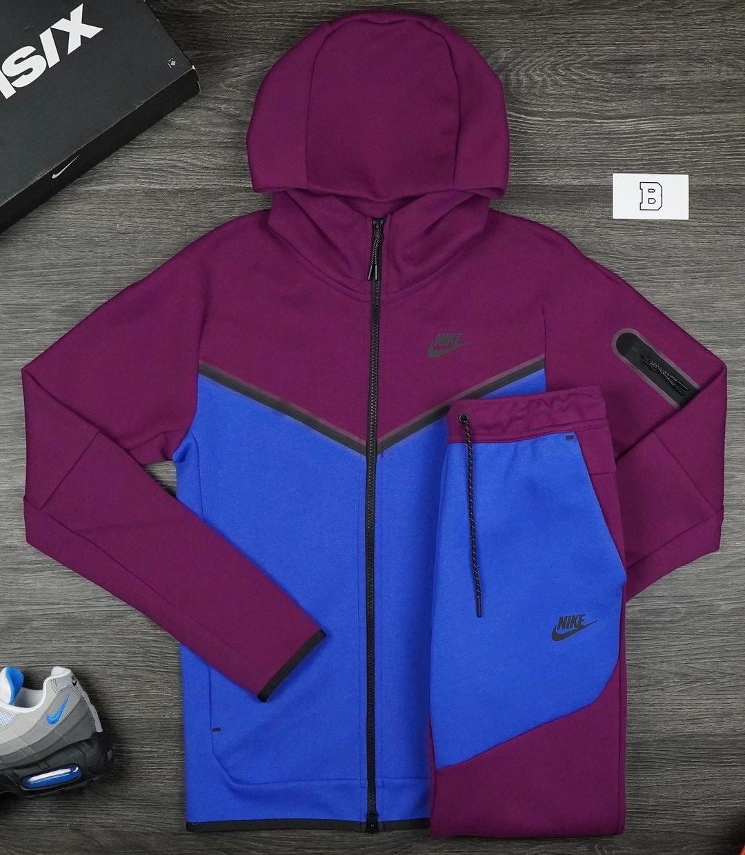 Nike Tech Fleece