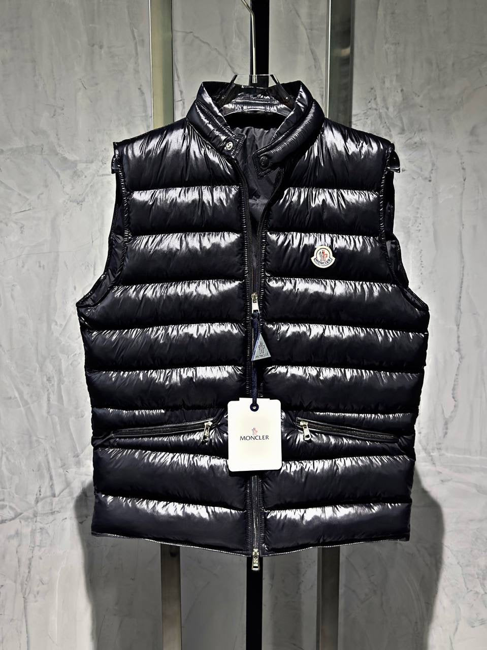 Smanicato Moncler Black Edition