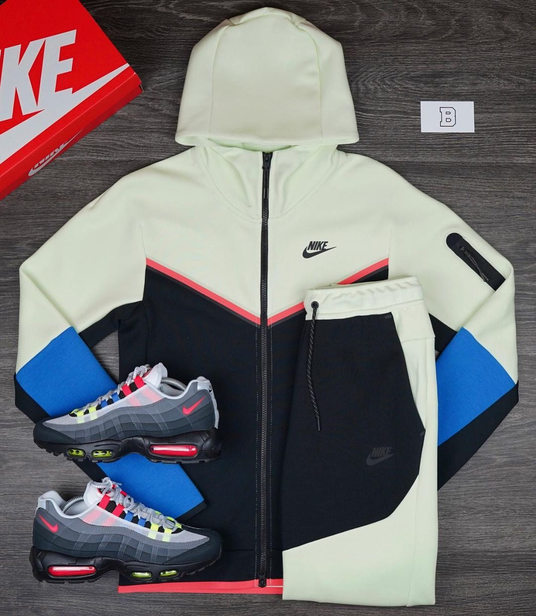 Nike Tech Fleece