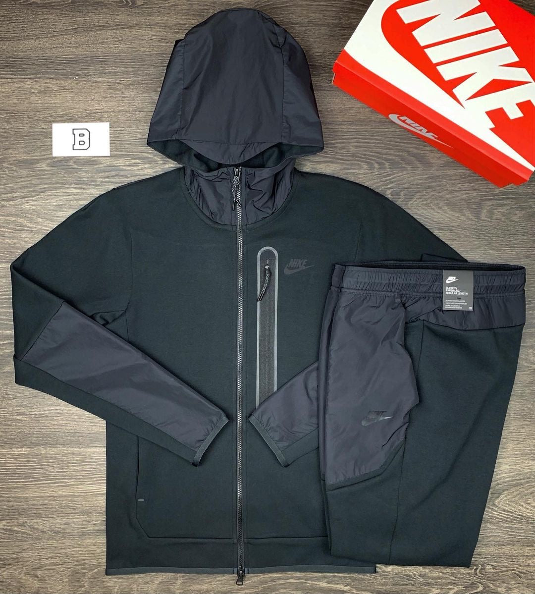 Nike Tech Fleece